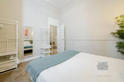 Cama o camas de una habitación en Confort y cultura para 10, en el vibrante Lavapiés