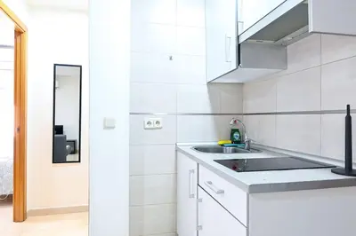 Una cocina o zona de cocina en For You Rentals Acogedor Apartamento TEMPORAL en Vallecas Tu Nuevo Hogar en un Barrio con Encanto MEN551A