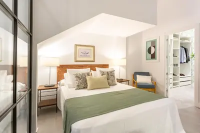 Cama o camas de una habitación en Apartamento Amplio y Luminoso en el Centro de Chamberí