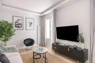 Una televisión o centro de entretenimiento en Salamanca VIII Calle Alcántara 2BR 2BH