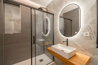 Un baño de Salamanca VIII Calle Alcántara 2BR 2BH
