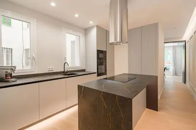 Una cocina o zona de cocina en Salamanca VIII Calle Alcántara 2BR 2BH