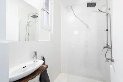 Un baño de MCD Alojamiento temporal en M Vadillo