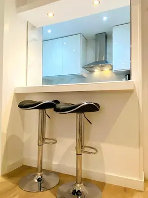 Una cocina o zona de cocina en Palacio Apartments Madrid Temporal