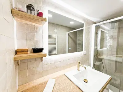 Un baño de Charming penthouse in Madrid-Centro - Oso
