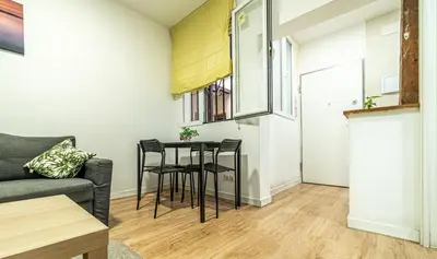 Zona de estar de New flat , modern , wifi, 10min sol, 5 Reina Sofia