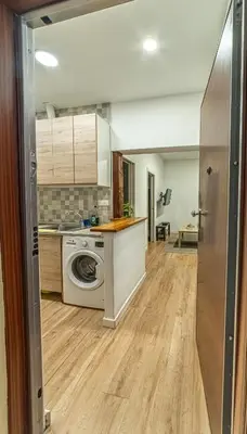 Una cocina o zona de cocina en New flat , modern , wifi, 10min sol, 5 Reina Sofia