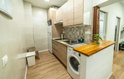 Una cocina o zona de cocina en New flat , modern , wifi, 10min sol, 5 Reina Sofia