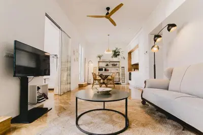 Una televisión o centro de entretenimiento en Spectacular penthouse in Barrio de Salamanca - Jorge Juan