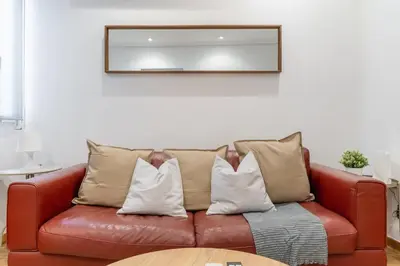 Zona de estar de Central Cozy -1Bedroom 1Bath -Anton Martin
