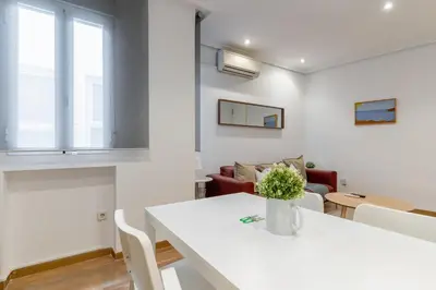 Zona de estar de Central Cozy -1Bedroom 1Bath -Anton Martin