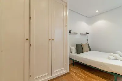 Cama o camas de una habitación en Central Cozy -1Bedroom 1Bath -Anton Martin