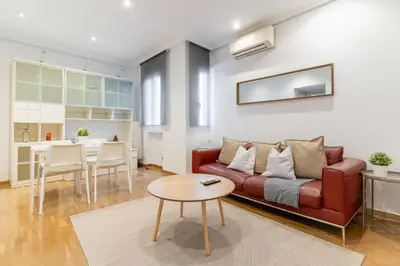 Zona de estar de Central Cozy -1Bedroom 1Bath -Anton Martin