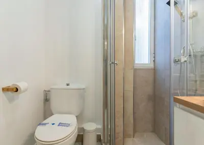Un baño de Central Cozy -1Bedroom 1Bath -Anton Martin