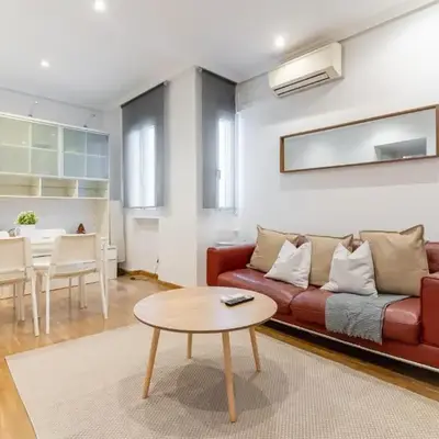 Central Cozy -1Bedroom 1Bath -Anton Martin