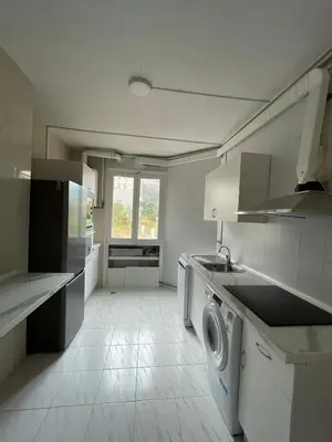 Una cocina o zona de cocina en Creativity Quarters Habitación temporada en coliving para estudiantes, trabajadores y artistas