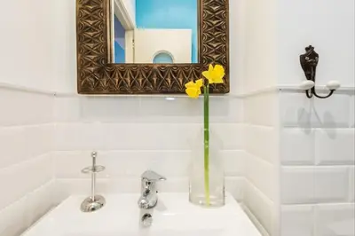Un baño de YOUR COZY NEST PLAZA MAYOR - SOL - RASTRO - WIFI - Almendro
