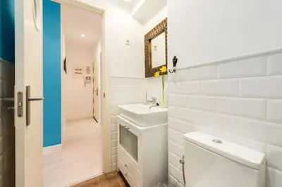 Un baño de YOUR COZY NEST PLAZA MAYOR - SOL - RASTRO - WIFI - Almendro