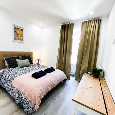 Madrid Private Rooms - Ferrer
