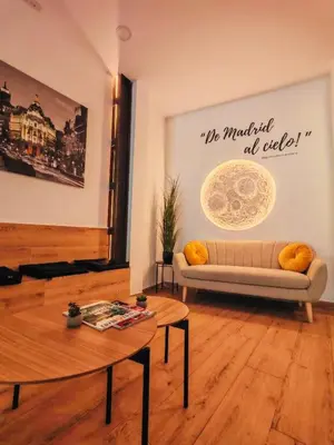 Zona de estar de Urban Inn Capsule Madrid