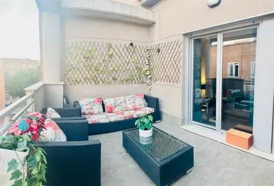 Zona de estar de ATICO CON TERRAZA - cerca a MADRID RIO