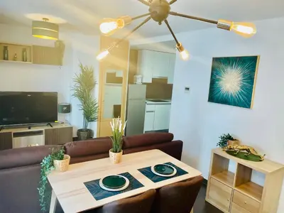 Una cocina o zona de cocina en ATICO CON TERRAZA - cerca a MADRID RIO