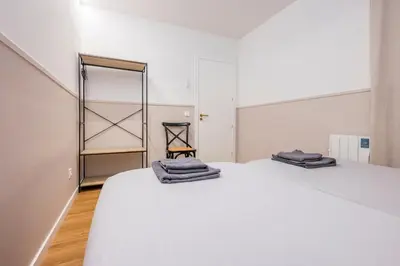 Cama o camas de una habitación en Confortable 2H y 1B Delicias-Madrid Rio B