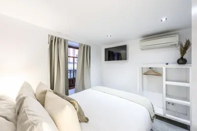Cama o camas de una habitación en Arteria Madrid Gran Vía