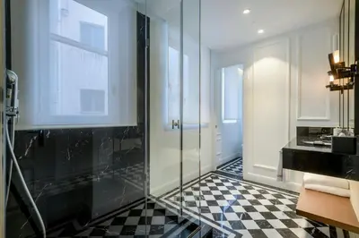 Un baño de El Autor Hotel, Madrid, Autograph Collection