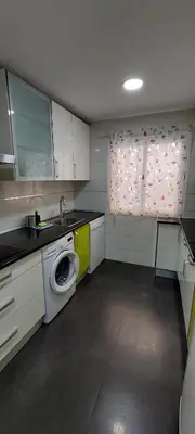Una cocina o zona de cocina en Piso a dos minutos del metro