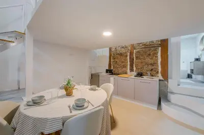 Una cocina o zona de cocina en Luxury Apartment in the Center