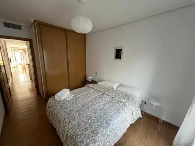 Cama o camas de una habitación en Luminoso, céntrico y silencioso