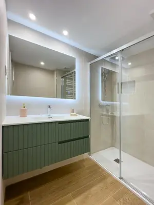 Un baño de LAGUNARIA - Apartamento con Despacho en Retiro, Madrid