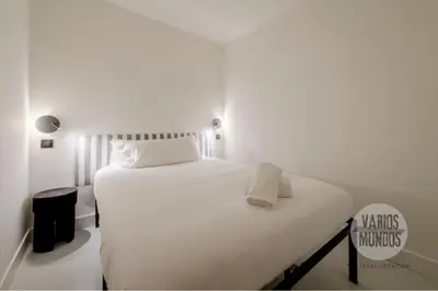 Cama o camas de una habitación en Rincón en Madrid para 2 , vive Mira el Río Alta 10 E3