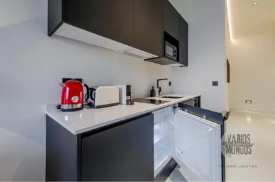 Una cocina o zona de cocina en Reencuentro en Madrid para 2, vive Mira el Río Alta 10 E3
