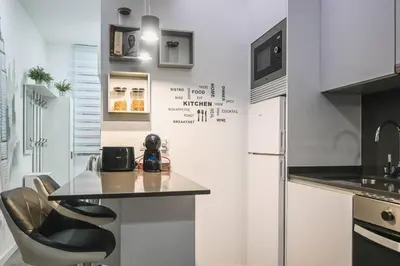 Una cocina o zona de cocina en For You Rentals Moderno y Cómodo Apartamento en el Centro Temporal EMB500
