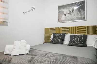 Cama o camas de una habitación en For You Rentals Moderno y Cómodo Apartamento en el Centro Temporal EMB500