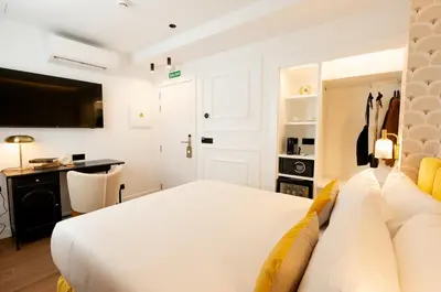 Una televisión o centro de entretenimiento en BYPILLOW Callao