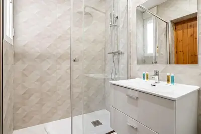 Un baño de Spacious modern flat in the centre of Madrid - Infantas