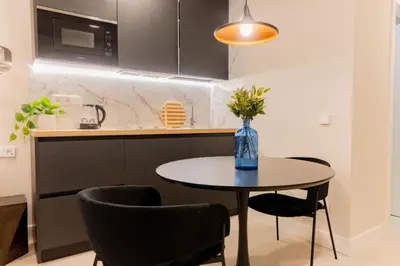 Una cocina o zona de cocina en For You Rentals Estudio Oriente Diseño y confort en DELICIAS MADRID Temporal PDD2916