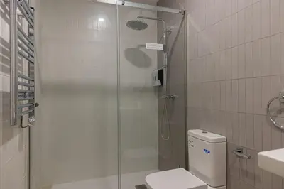 Un baño de For You Rentals Retiro Cómodo apartamento en la zona de Delicias Temporal PDD2912