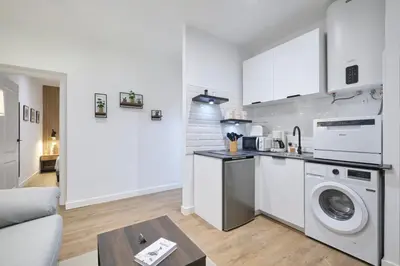 Una cocina o zona de cocina en Lovely Apartments - Completo apartamento en excelente ubicación en Madrid