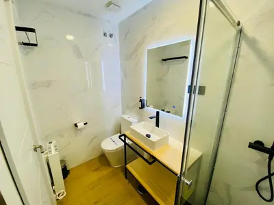 Un baño de D1 Moderno apartamento en el centro de Madrid