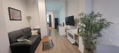 Una televisión o centro de entretenimiento en El Paseo a Madrid 169 - Junto a la Casa de Campo