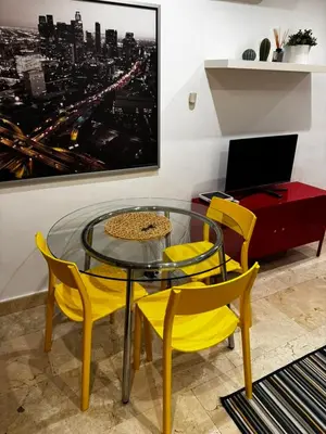 Una televisión o centro de entretenimiento en Exyca Malasaña