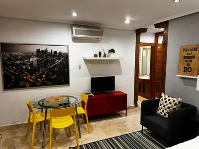 Una televisión o centro de entretenimiento en Exyca Malasaña