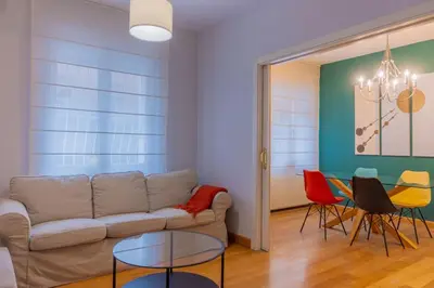 Plano de For You Rentals Apartamento Amplio y Elegante en Paseo de la Habana Temporal PDH520