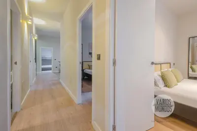 Cama o camas de una habitación en Escapada Chic para 12, conoce Toledo 77