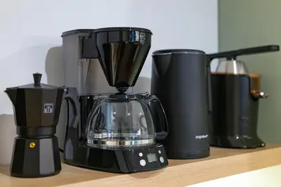 Utensilios para hacer té y café en Rest in the Heart of Madrid