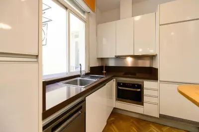 Una cocina o zona de cocina en For You Rentals Elegante vivienda de 3 habitaciones en el centro de Madrid Temporal PSM92